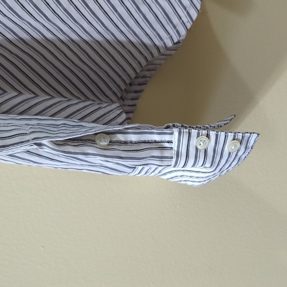 Le chateau blouse size small - Picture 7 of 11